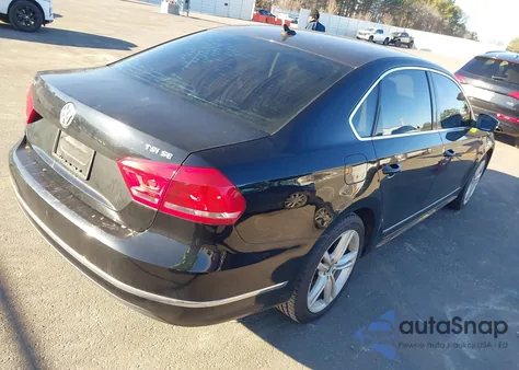 2015 Volkswagen Passat 1.8T Se z USA, uszkodzony, nr VIN 1VWBT7A34FC083132